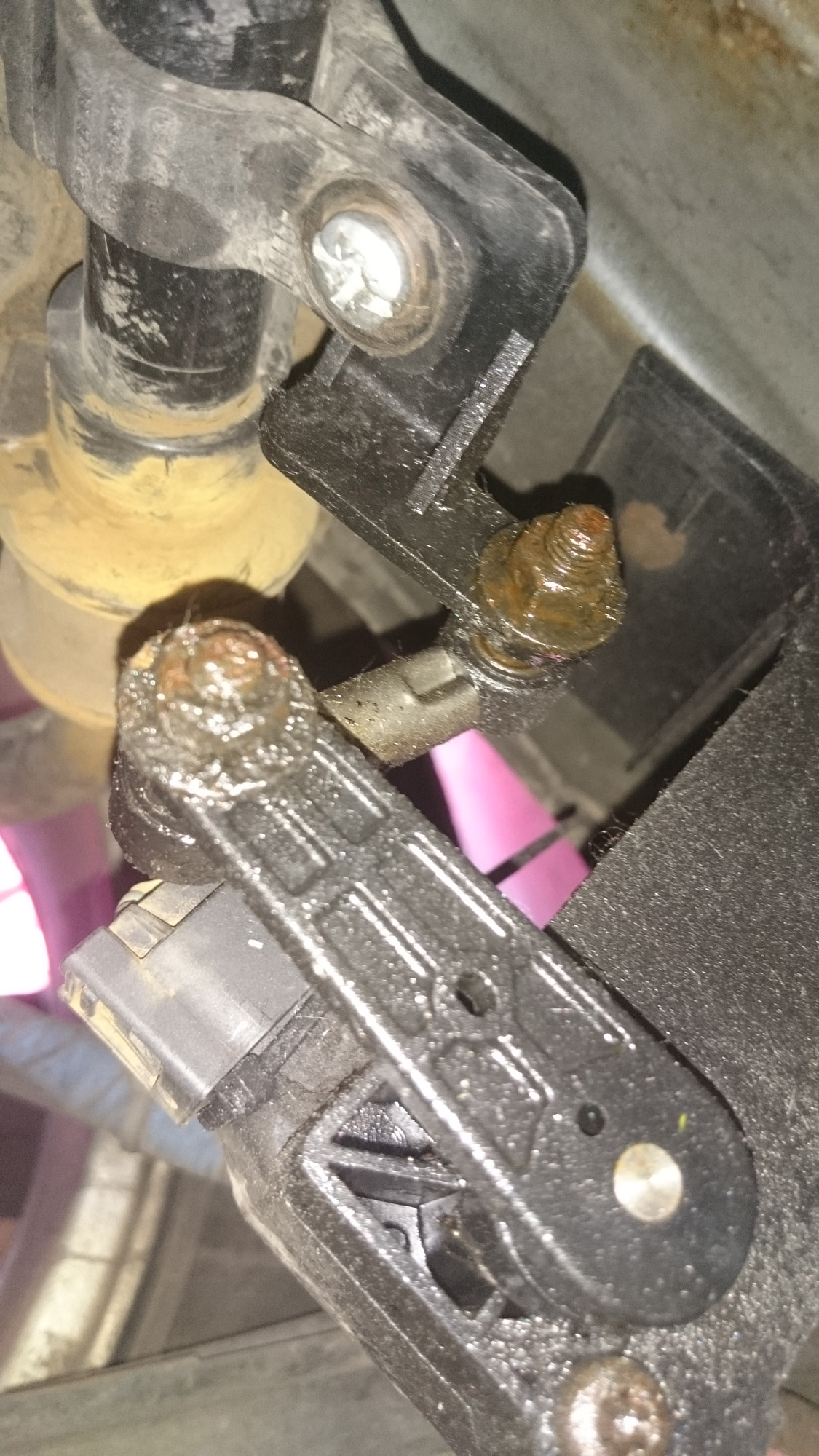 Sensor set to zero level position, installed to vehicle